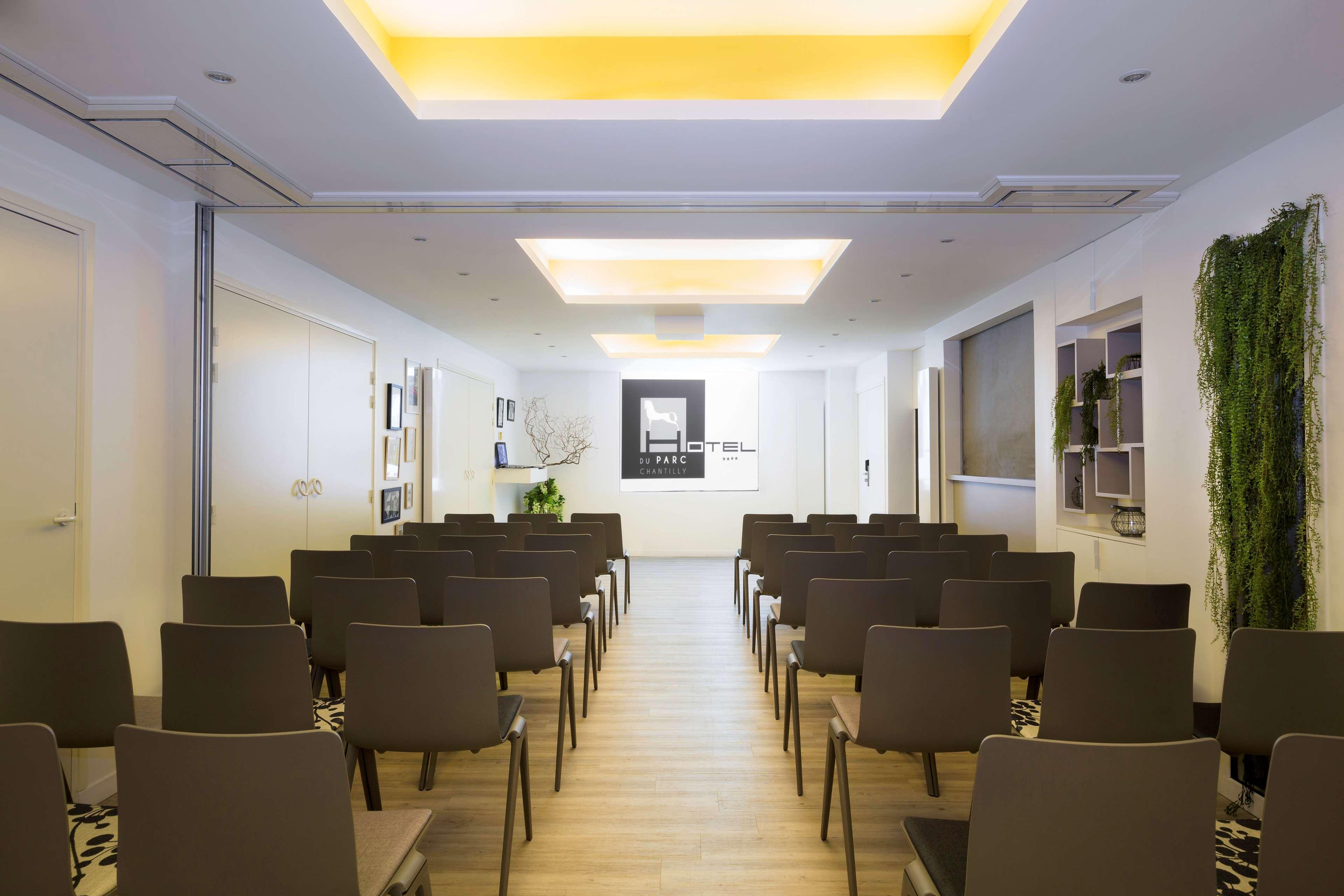 Best Western Plus Hotel Du Parc Chantilly Esterno foto